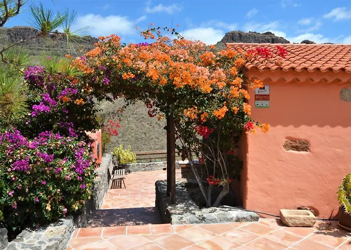 Finca Las Olivas - Unique Country House With Heated Pool